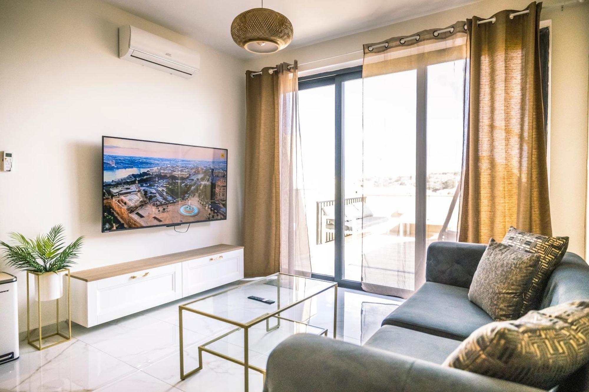 Stylish Duplex 3 Bedroom Jacuzzi, Bbq, Scenic Views Għajnsielem