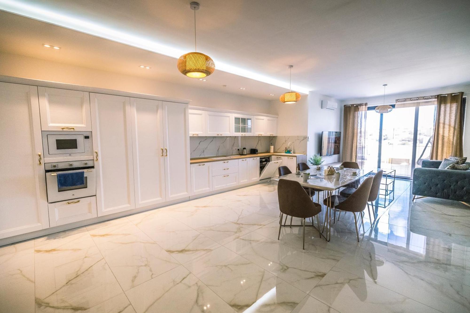 Stylish Duplex 3 Bedroom Jacuzzi, Bbq, Scenic Views Appartamento